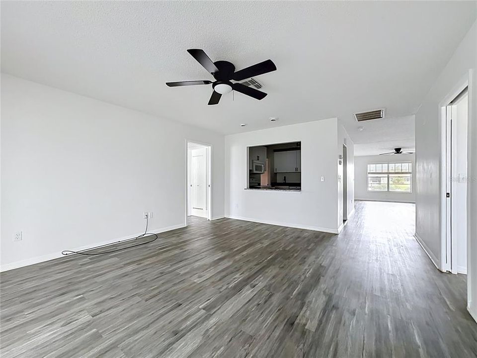For Sale: $241,890 (2 beds, 2 baths, 1756 Square Feet)