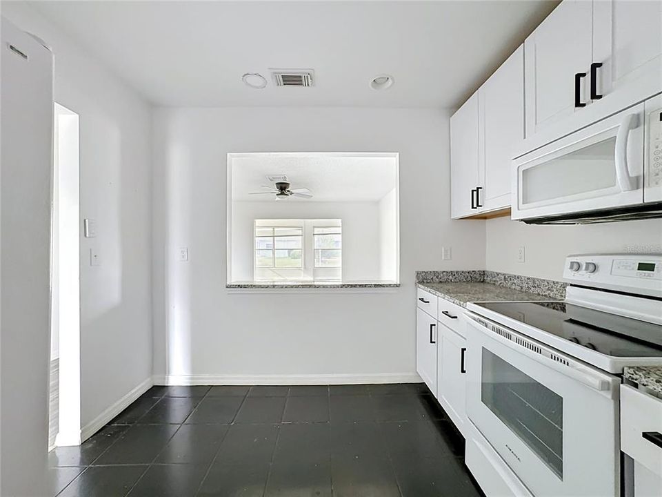 For Sale: $241,890 (2 beds, 2 baths, 1756 Square Feet)