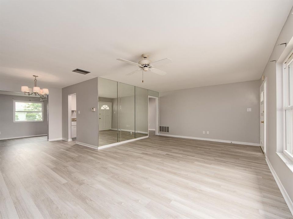 For Sale: $409,000 (2 beds, 2 baths, 1576 Square Feet)