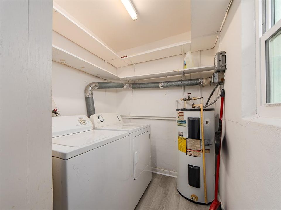 For Sale: $409,000 (2 beds, 2 baths, 1576 Square Feet)