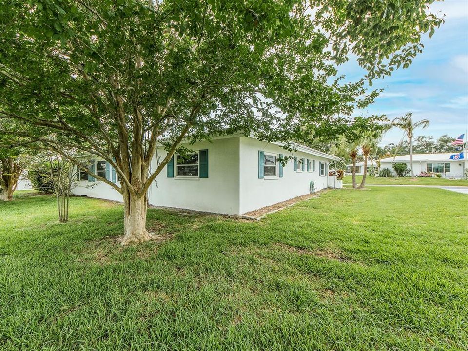 For Sale: $409,000 (2 beds, 2 baths, 1576 Square Feet)