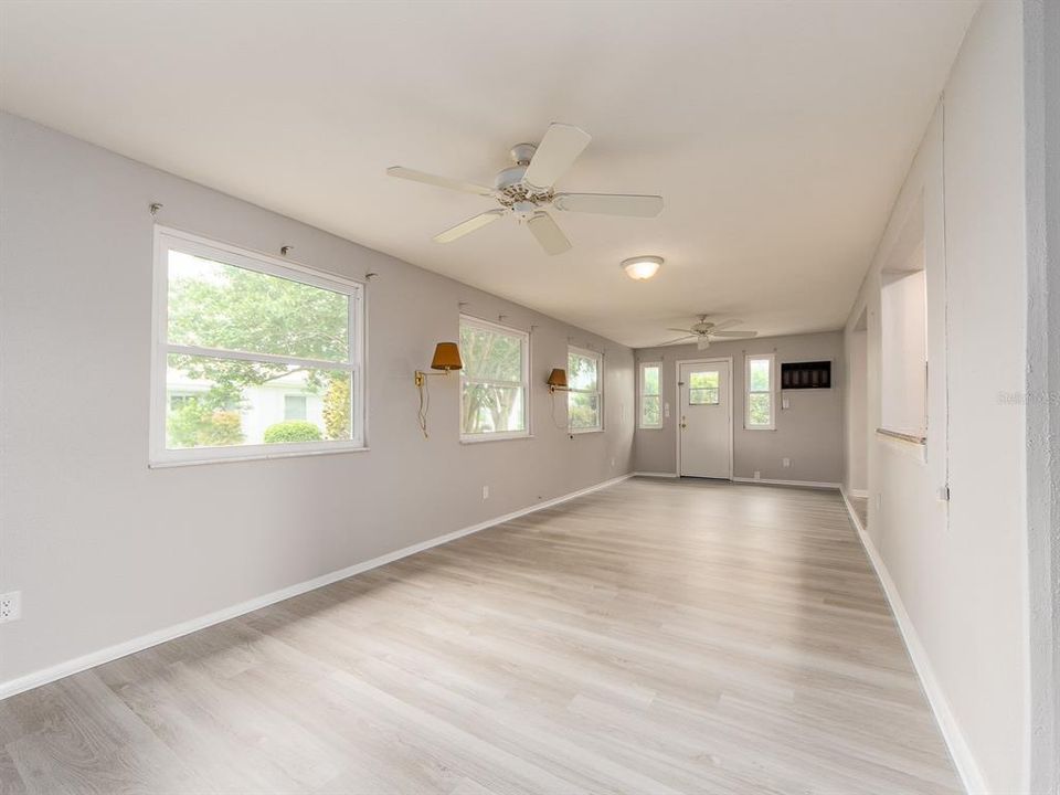 For Sale: $409,000 (2 beds, 2 baths, 1576 Square Feet)