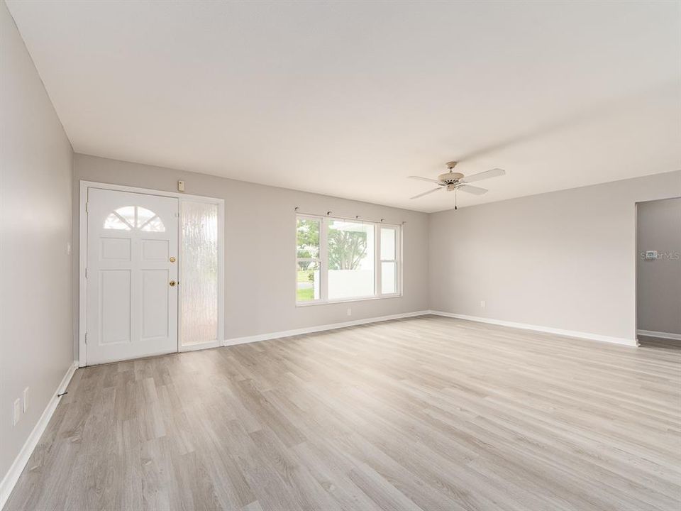 For Sale: $409,000 (2 beds, 2 baths, 1576 Square Feet)