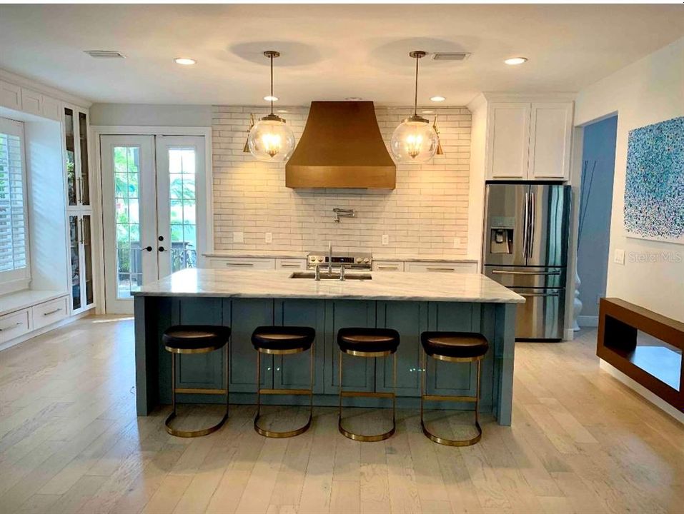For Rent: $6,200 (4 beds, 2 baths, 2700 Square Feet)