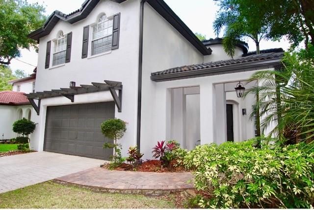For Rent: $6,200 (4 beds, 2 baths, 2700 Square Feet)