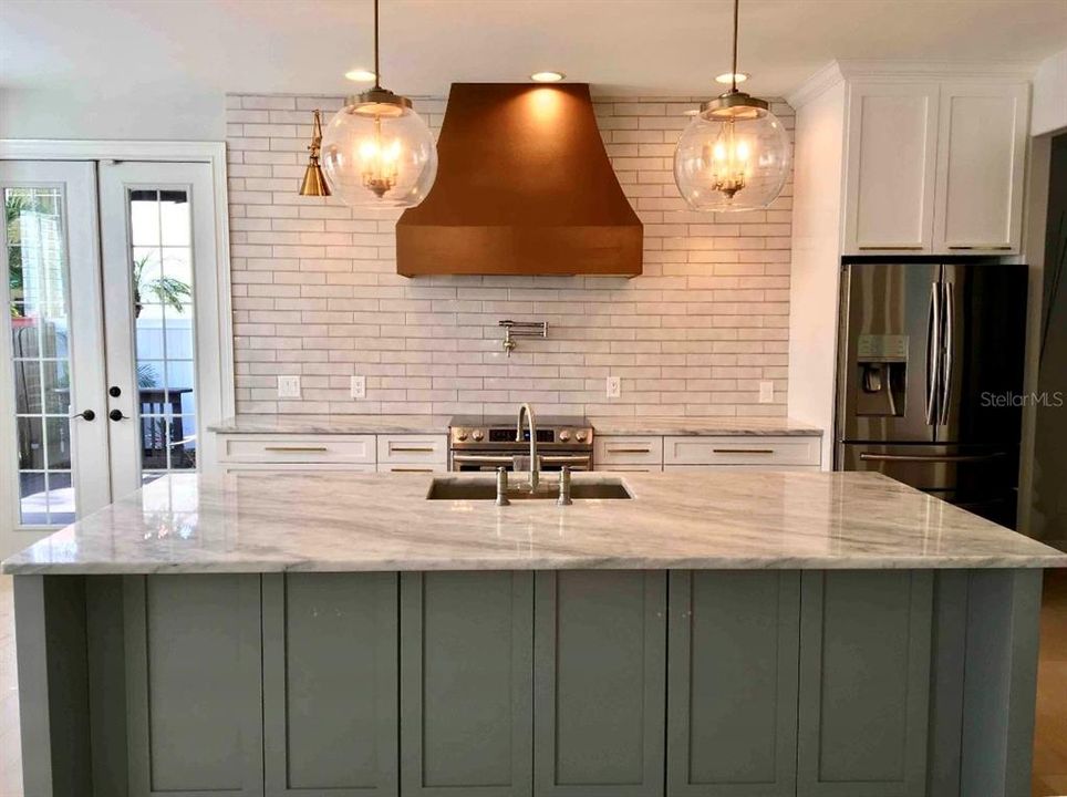 For Rent: $6,200 (4 beds, 2 baths, 2700 Square Feet)