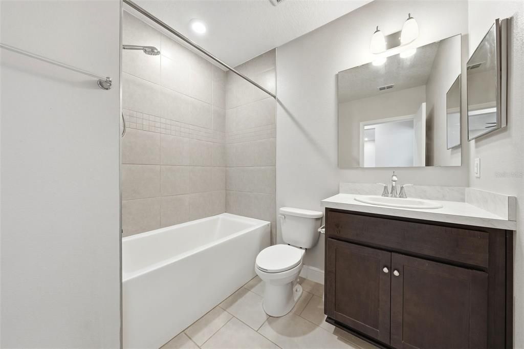 En Venta: $475,000 (3 camas, 2 baños, 2044 Pies cuadrados)