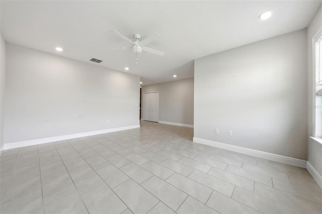 En Venta: $475,000 (3 camas, 2 baños, 2044 Pies cuadrados)