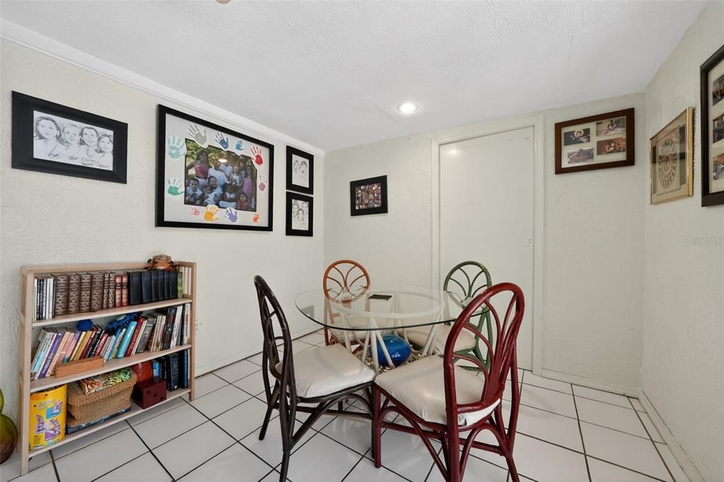 En Venta: $305,000 (3 camas, 2 baños, 1648 Pies cuadrados)