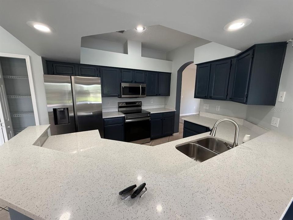 For Sale: $463,500 (4 beds, 2 baths, 2516 Square Feet)