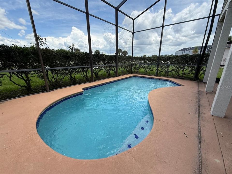 For Sale: $463,500 (4 beds, 2 baths, 2516 Square Feet)