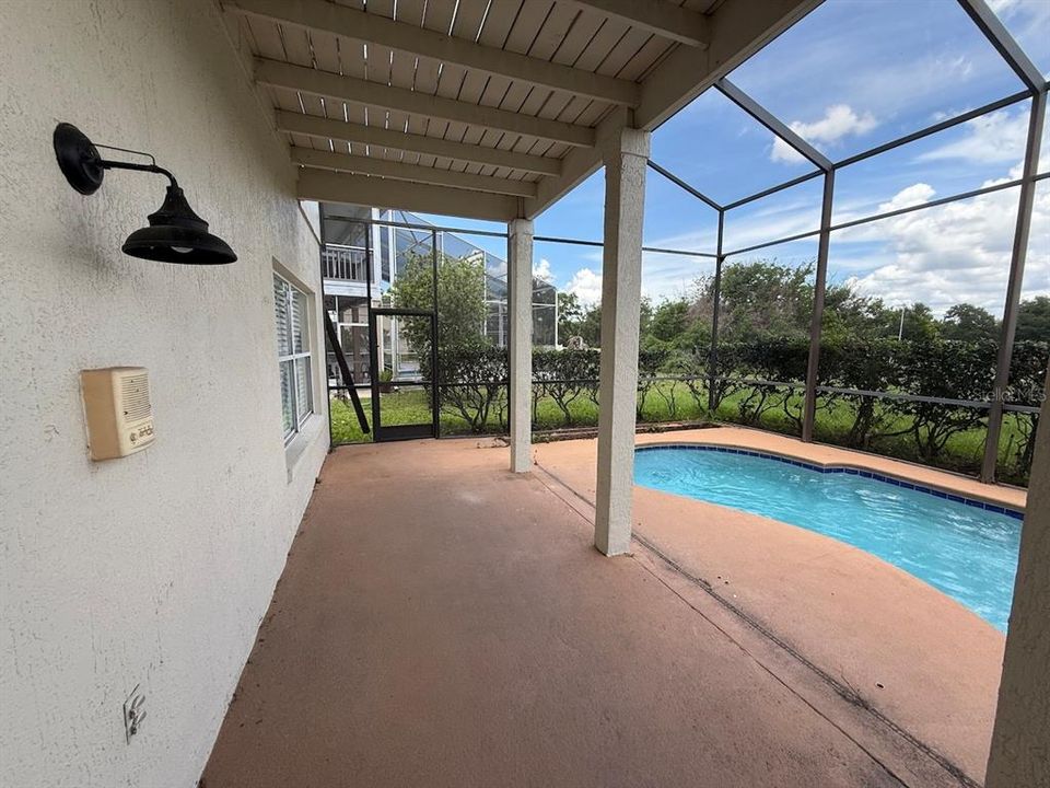 For Sale: $463,500 (4 beds, 2 baths, 2516 Square Feet)