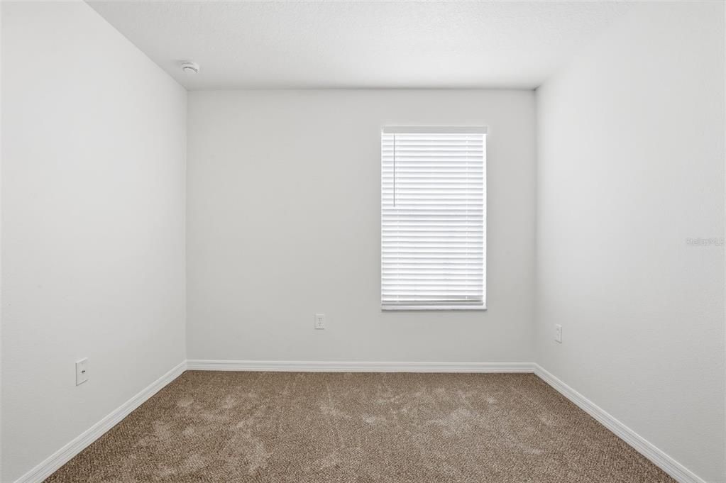 For Sale: $444,900 (7 beds, 3 baths, 2742 Square Feet)