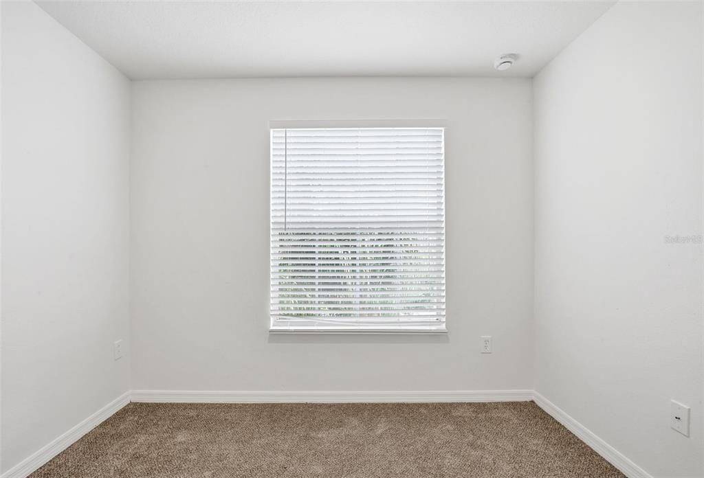 For Sale: $444,900 (7 beds, 3 baths, 2742 Square Feet)