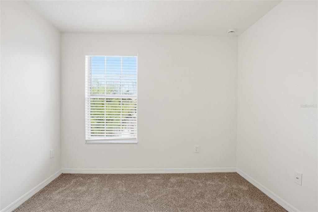 For Sale: $444,900 (7 beds, 3 baths, 2742 Square Feet)