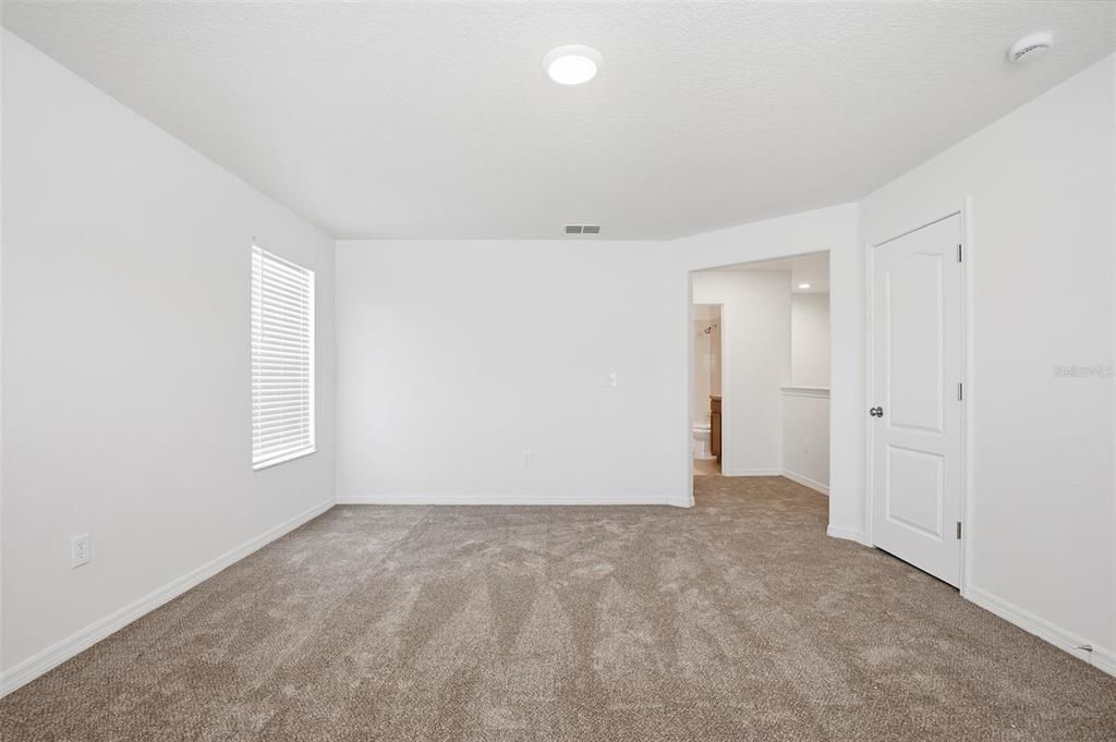 For Sale: $444,900 (7 beds, 3 baths, 2742 Square Feet)