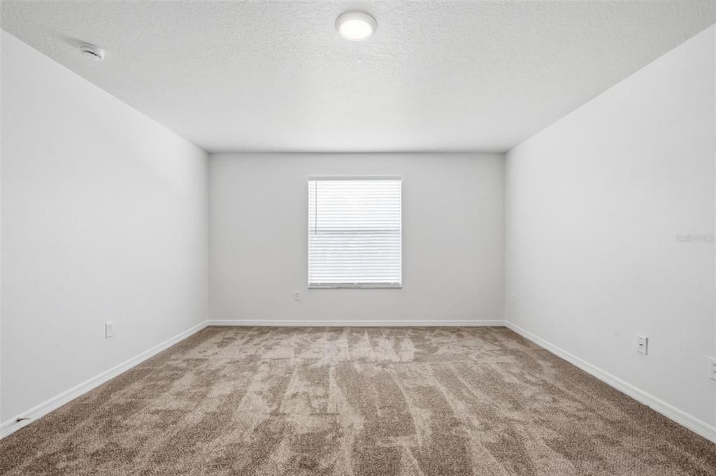 For Sale: $444,900 (7 beds, 3 baths, 2742 Square Feet)