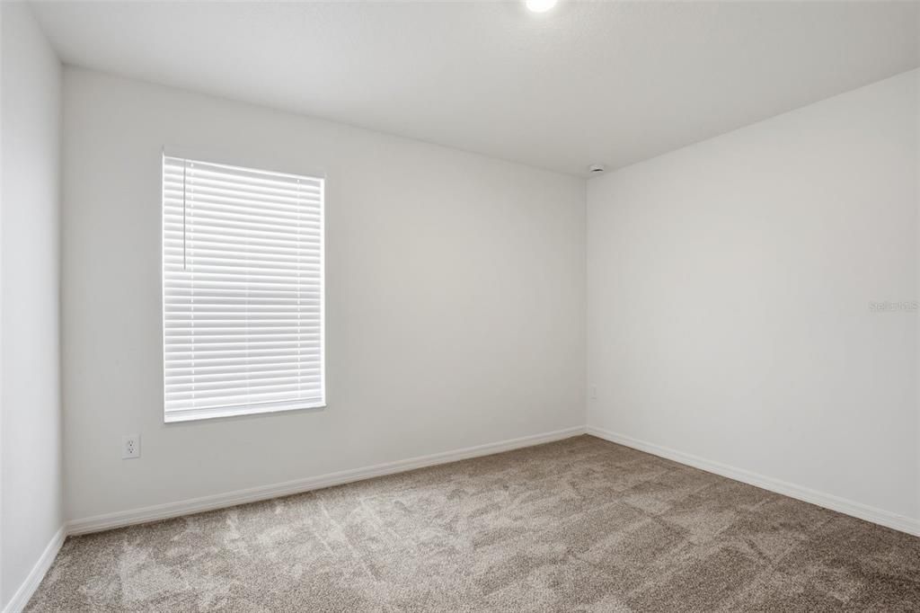 For Sale: $444,900 (7 beds, 3 baths, 2742 Square Feet)