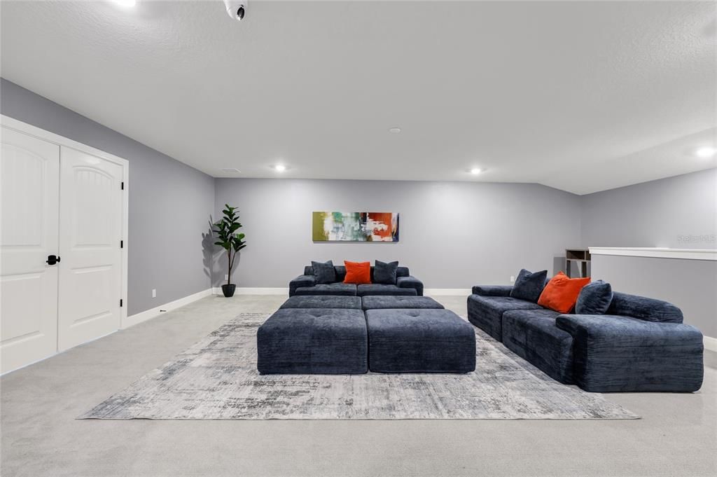 На продажу: $695,000 (6 спален, 3 ванн, 4201 Квадратных фут)