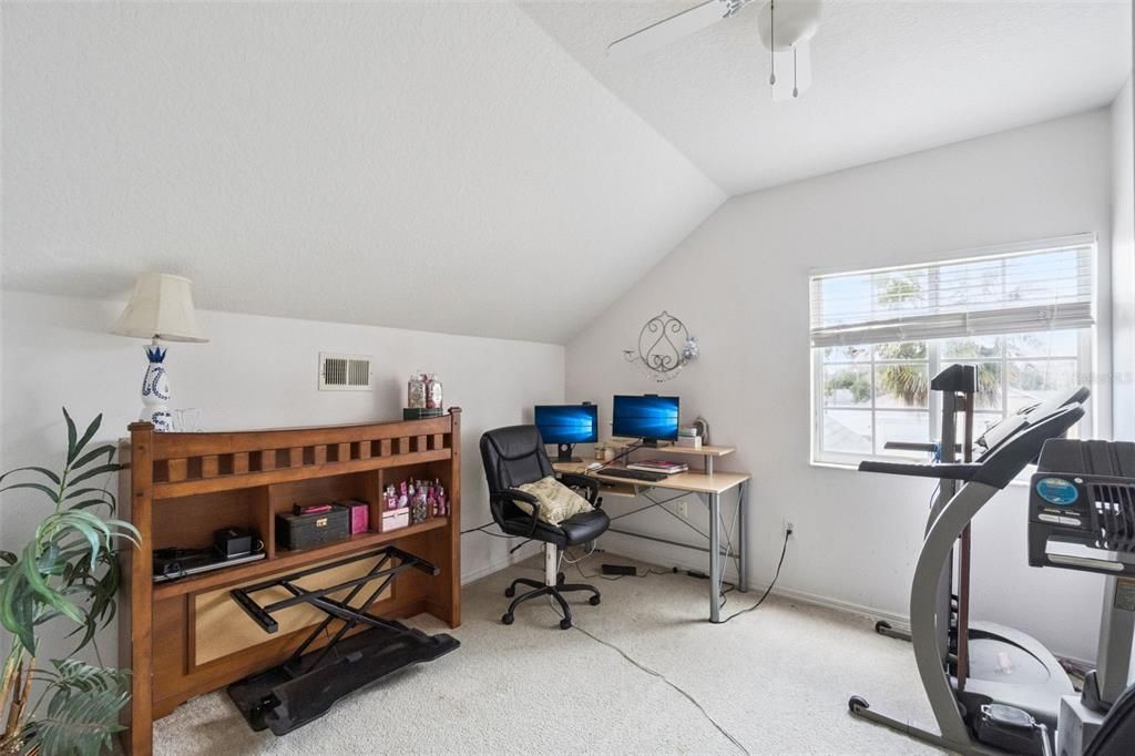 En Venta: $289,000 (4 camas, 2 baños, 1336 Pies cuadrados)
