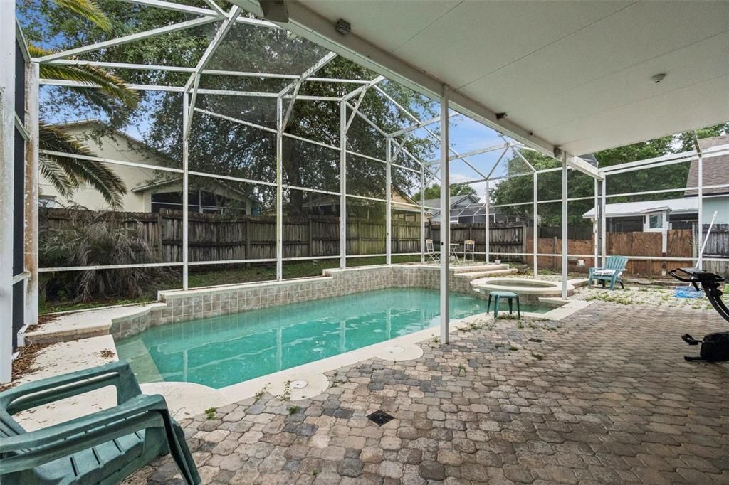 En Venta: $289,000 (4 camas, 2 baños, 1336 Pies cuadrados)