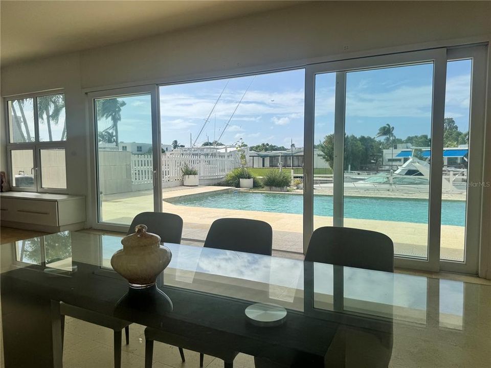 For Sale: $2,500,000 (5 beds, 6 baths, 6656 Square Feet)