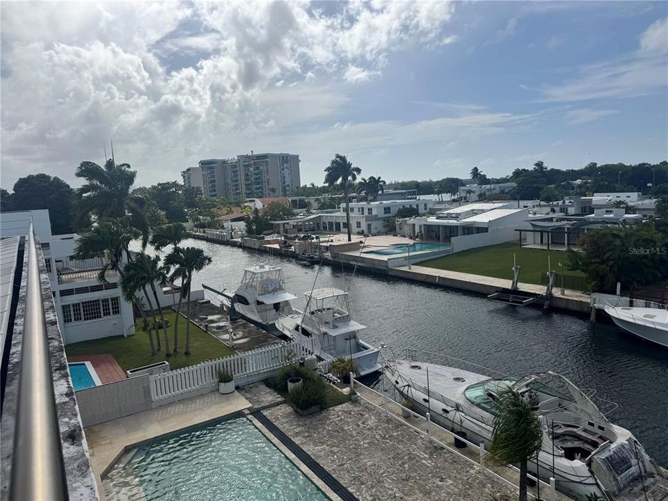 For Sale: $2,500,000 (5 beds, 6 baths, 6656 Square Feet)