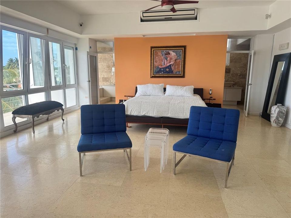 For Sale: $2,500,000 (5 beds, 6 baths, 6656 Square Feet)