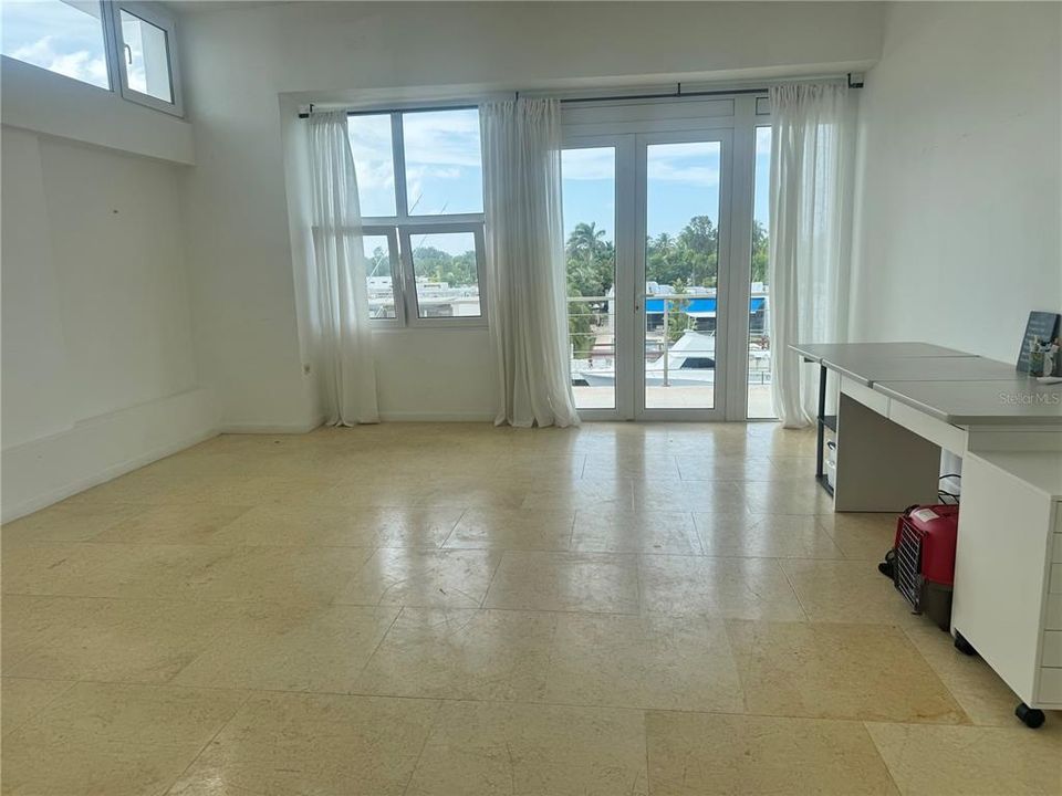 For Sale: $2,500,000 (5 beds, 6 baths, 6656 Square Feet)