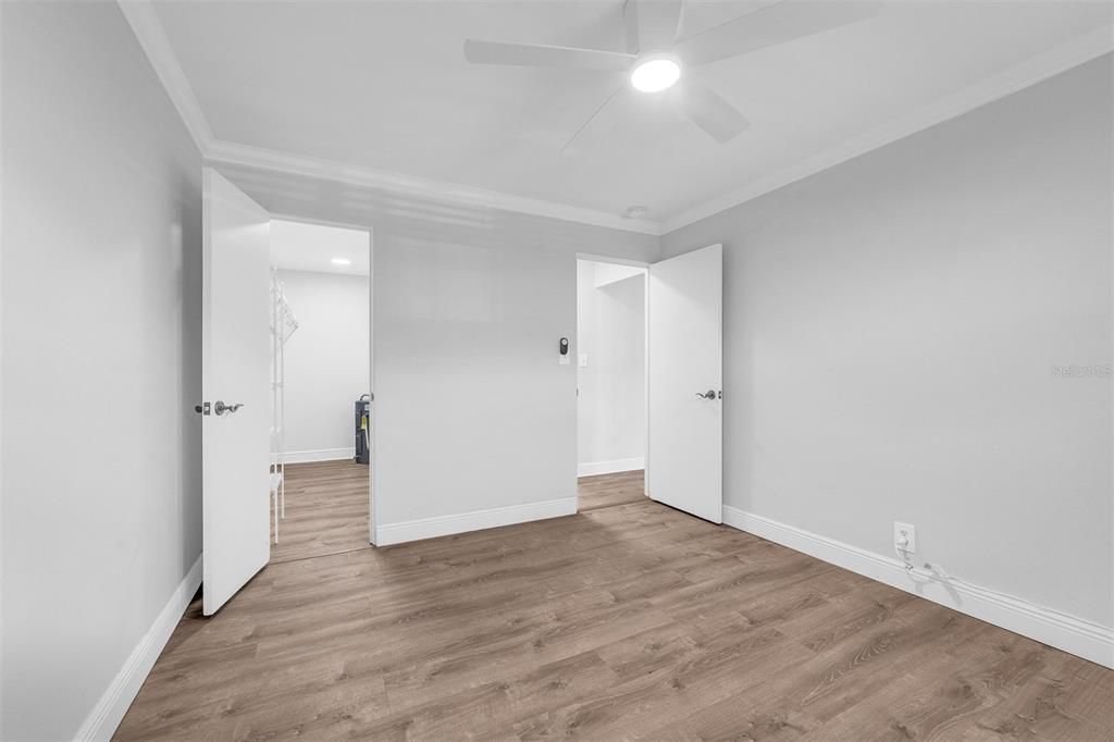 For Sale: $199,900 (1 beds, 1 baths, 582 Square Feet)