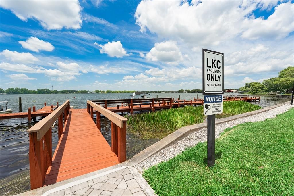 For Sale: $199,900 (1 beds, 1 baths, 582 Square Feet)