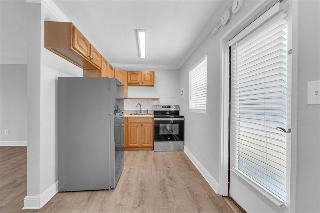 For Sale: $199,900 (1 beds, 1 baths, 582 Square Feet)