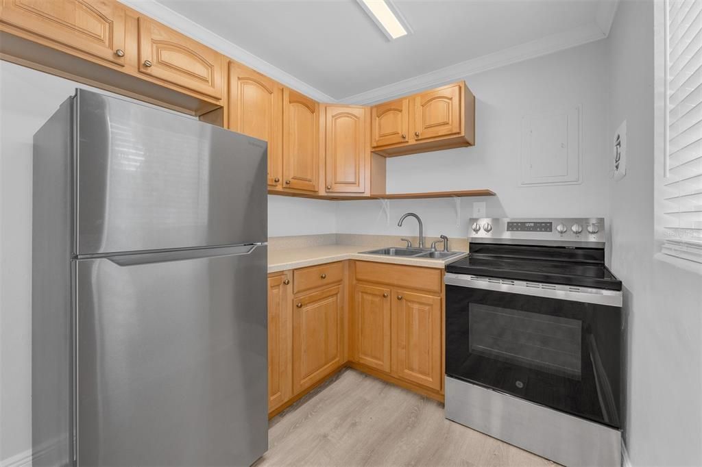For Sale: $199,900 (1 beds, 1 baths, 582 Square Feet)