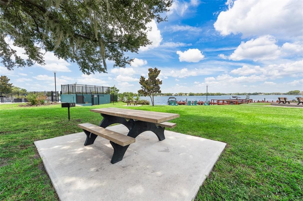 For Sale: $199,900 (1 beds, 1 baths, 582 Square Feet)