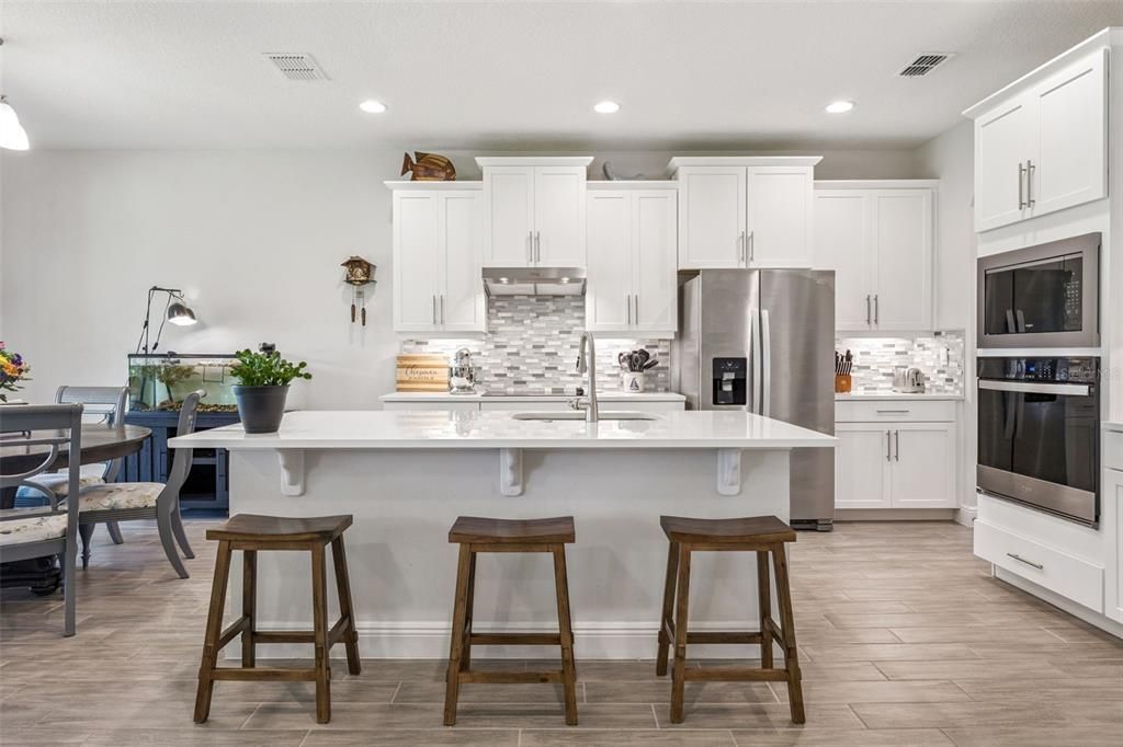 En Venta: $815,000 (5 camas, 4 baños, 3231 Pies cuadrados)
