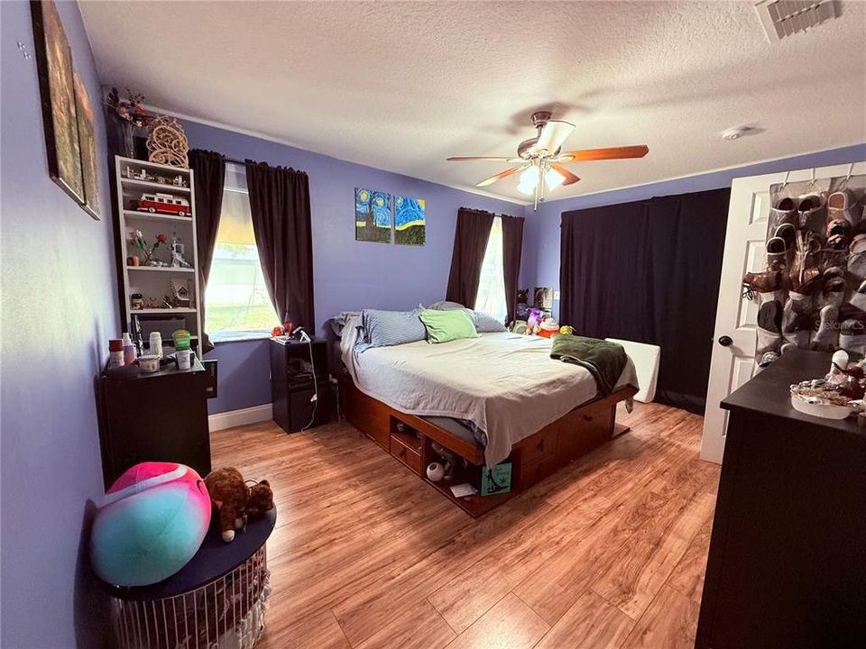 For Sale: $344,900 (3 beds, 2 baths, 1462 Square Feet)