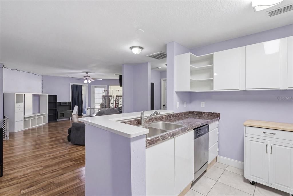 For Sale: $344,900 (3 beds, 2 baths, 1462 Square Feet)