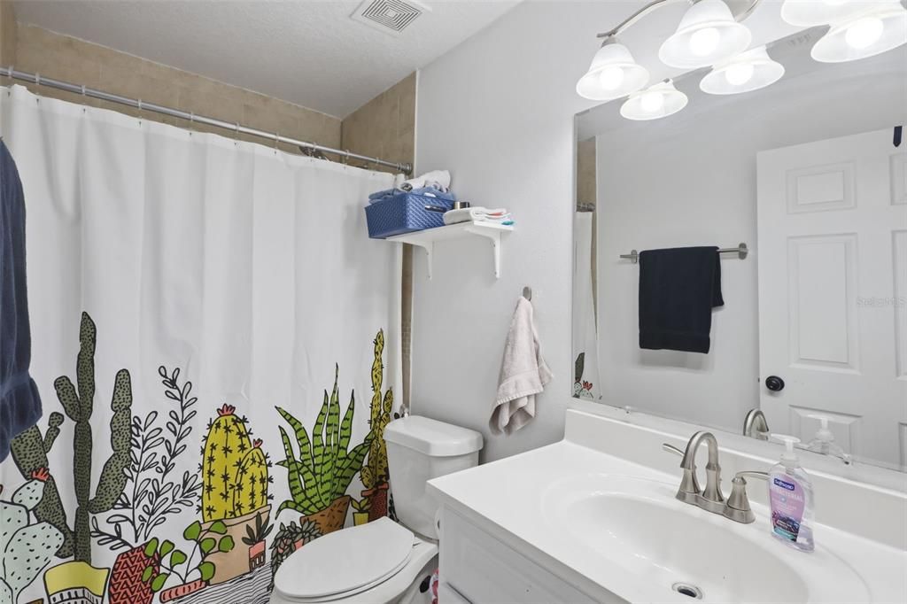 For Sale: $344,900 (3 beds, 2 baths, 1462 Square Feet)