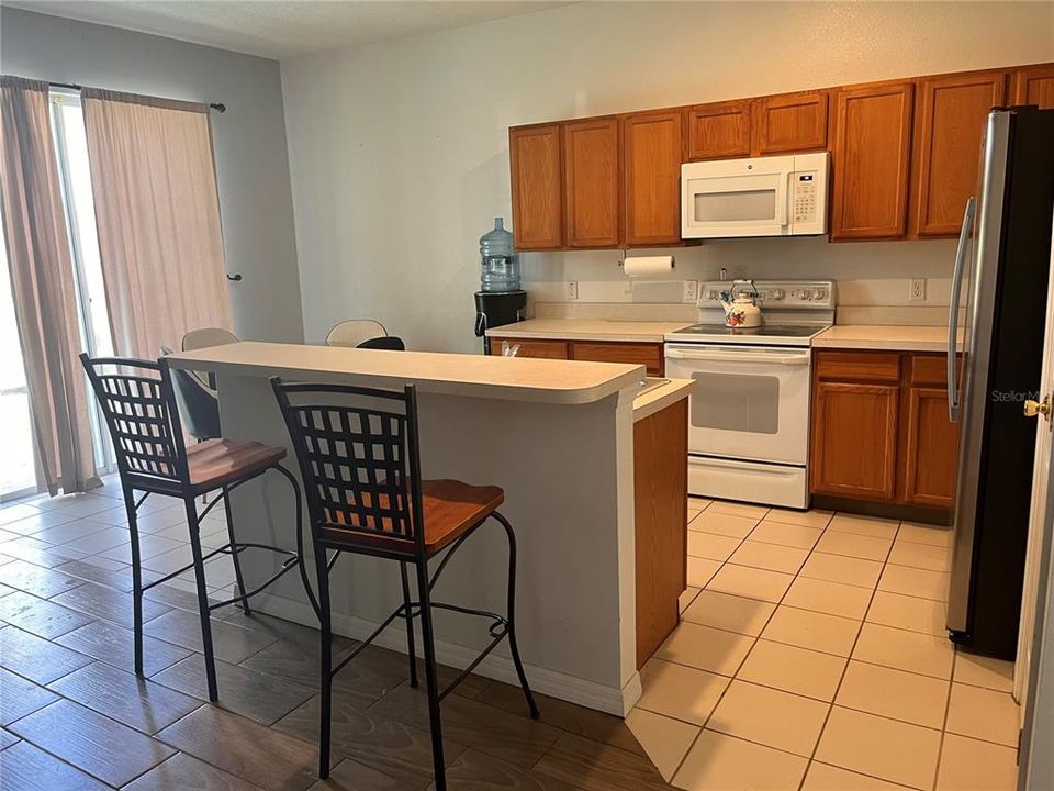 En Renta: $2,600 (4 camas, 3 baños, 1960 Pies cuadrados)
