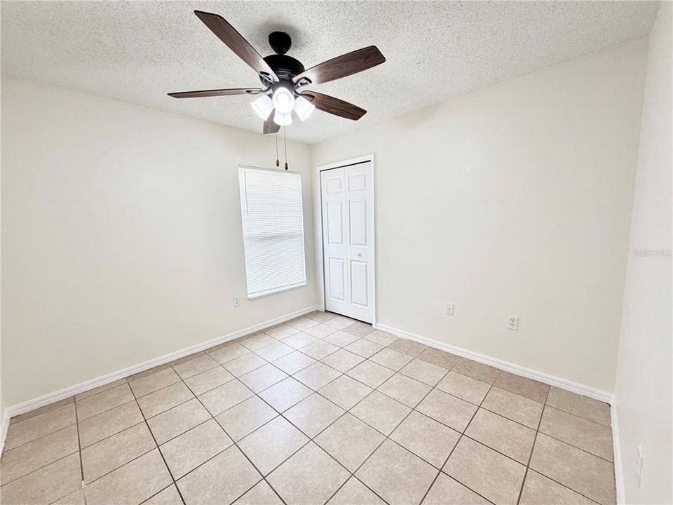 En Venta: $319,999 (4 camas, 2 baños, 1406 Pies cuadrados)