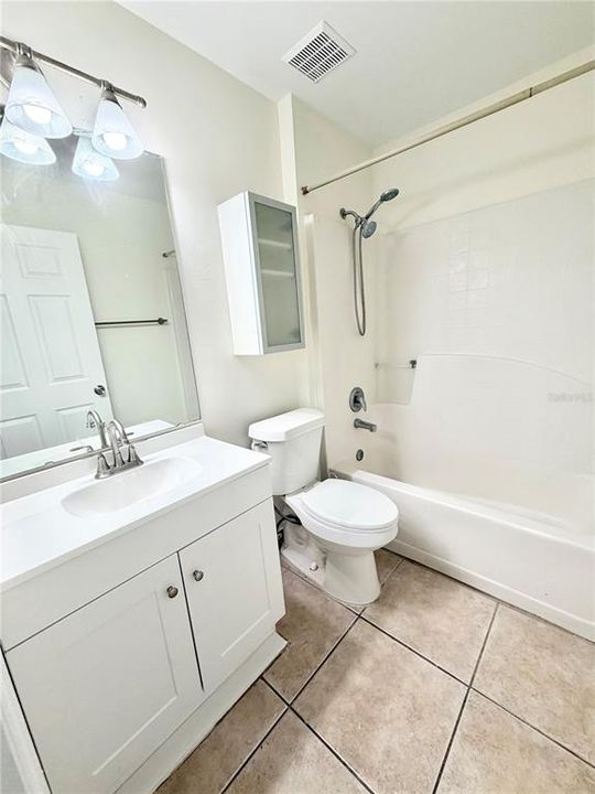 En Venta: $319,999 (4 camas, 2 baños, 1406 Pies cuadrados)