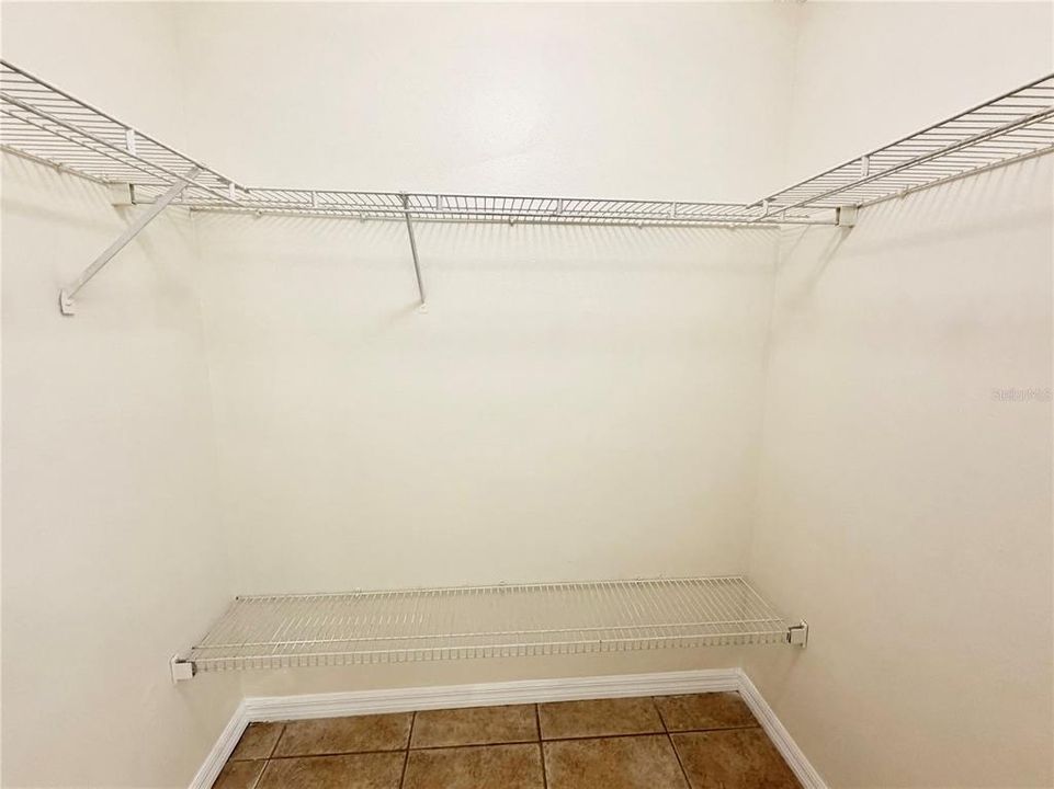 En Venta: $319,999 (4 camas, 2 baños, 1406 Pies cuadrados)