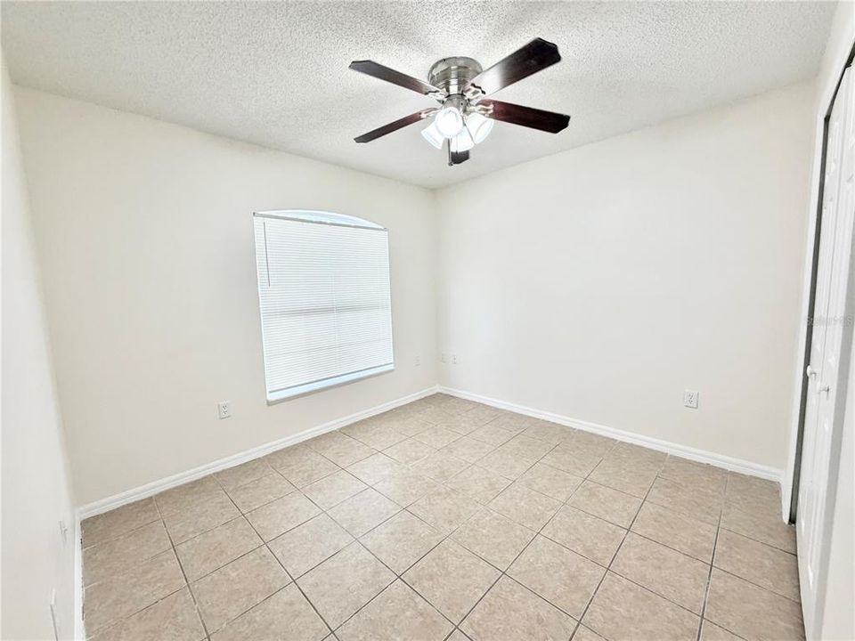 En Venta: $319,999 (4 camas, 2 baños, 1406 Pies cuadrados)