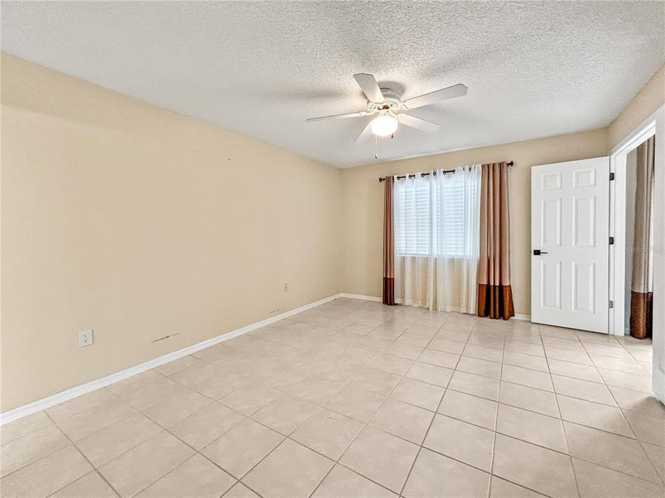 For Sale: $450,000 (3 beds, 2 baths, 2290 Square Feet)