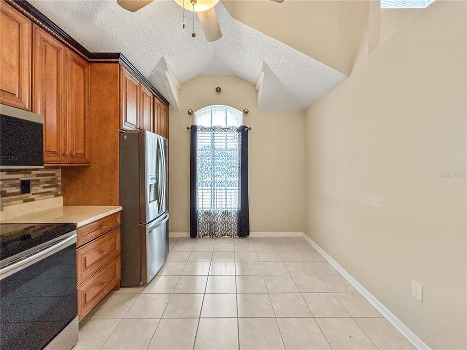 For Sale: $450,000 (3 beds, 2 baths, 2290 Square Feet)