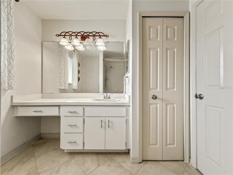 For Sale: $450,000 (3 beds, 2 baths, 2290 Square Feet)
