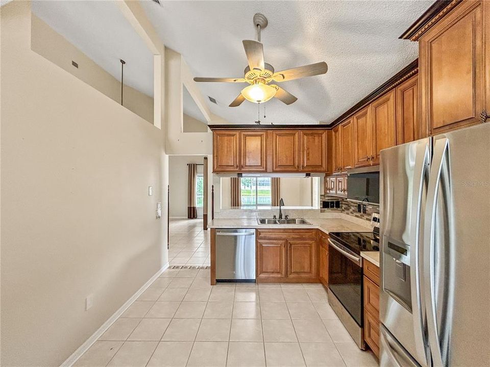 For Sale: $450,000 (3 beds, 2 baths, 2290 Square Feet)