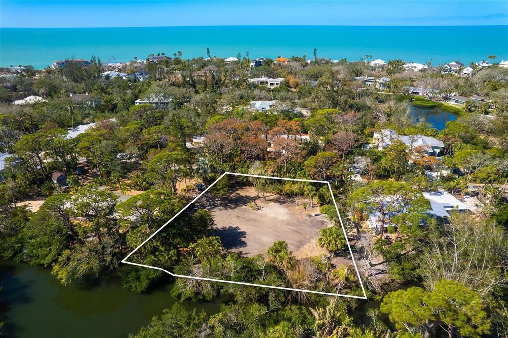 待售: $1,100,000 (0.53 acres)