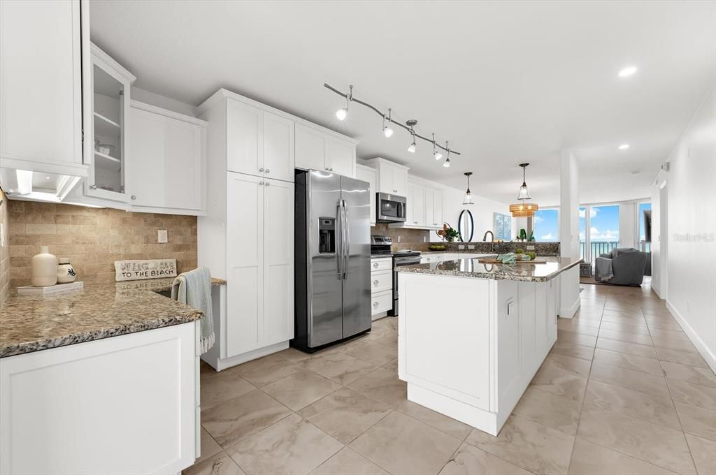 For Sale: $1,600,000 (2 beds, 2 baths, 1179 Square Feet)