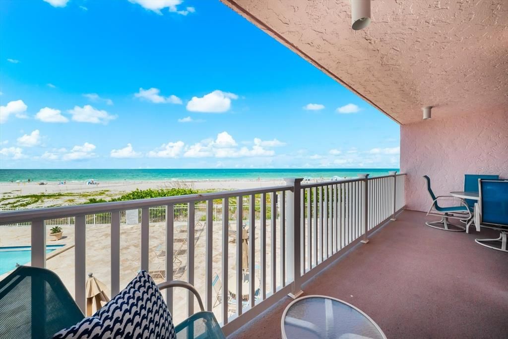 For Sale: $1,600,000 (2 beds, 2 baths, 1179 Square Feet)